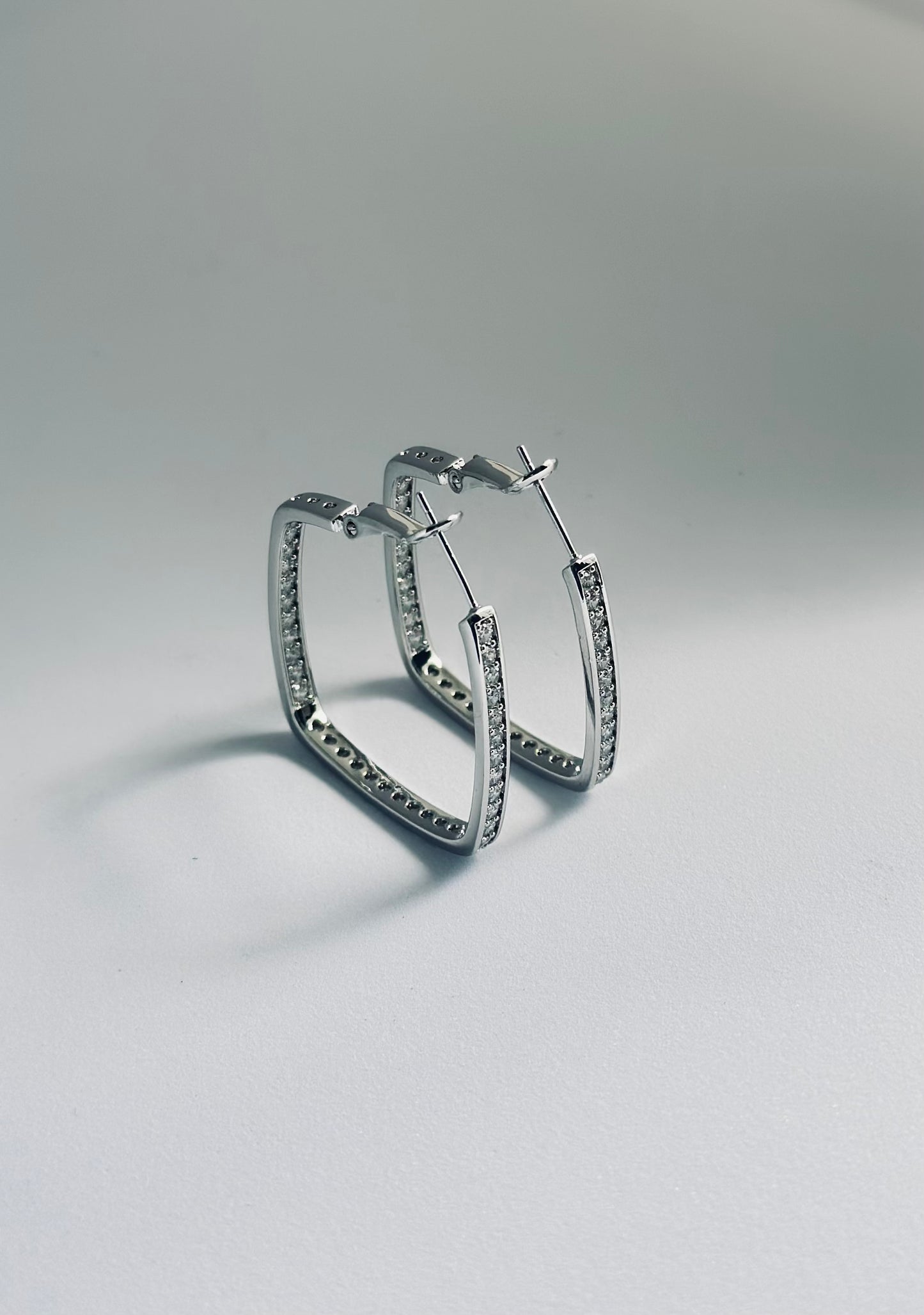 Carrée Crystalle Square Hoops Zircon Earrings
