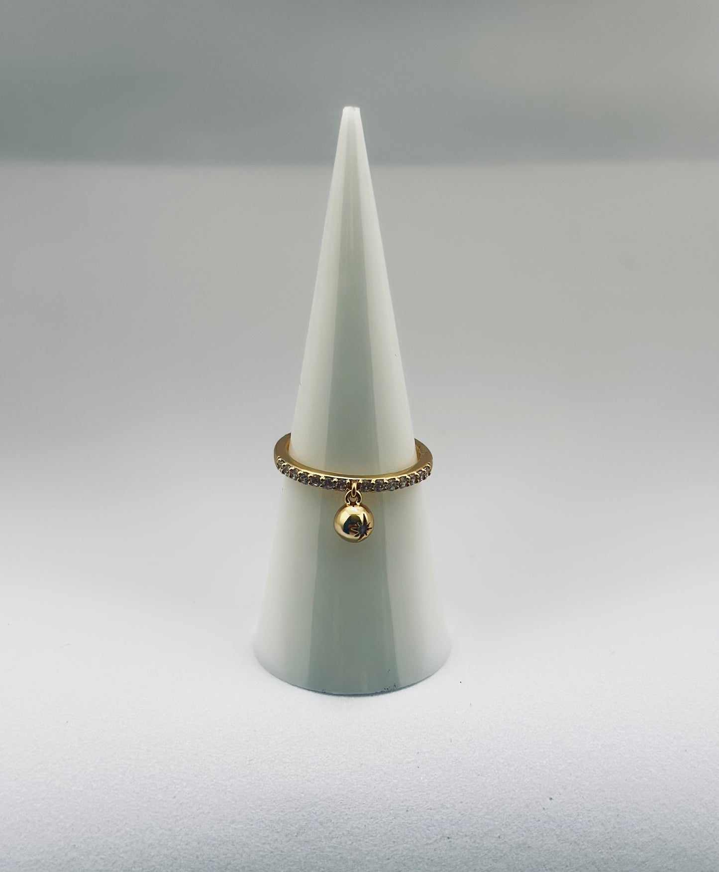 Zircona Ball Ring