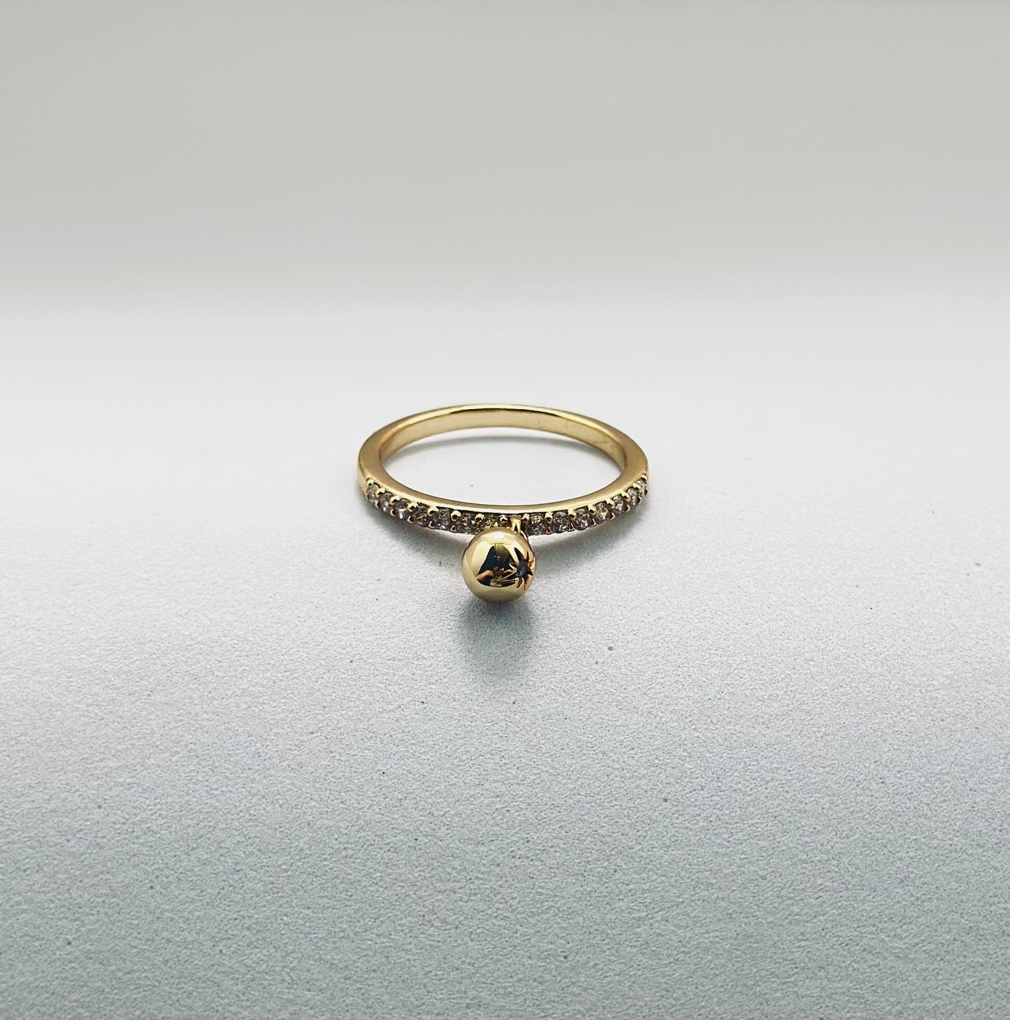 Zircona Ball Ring